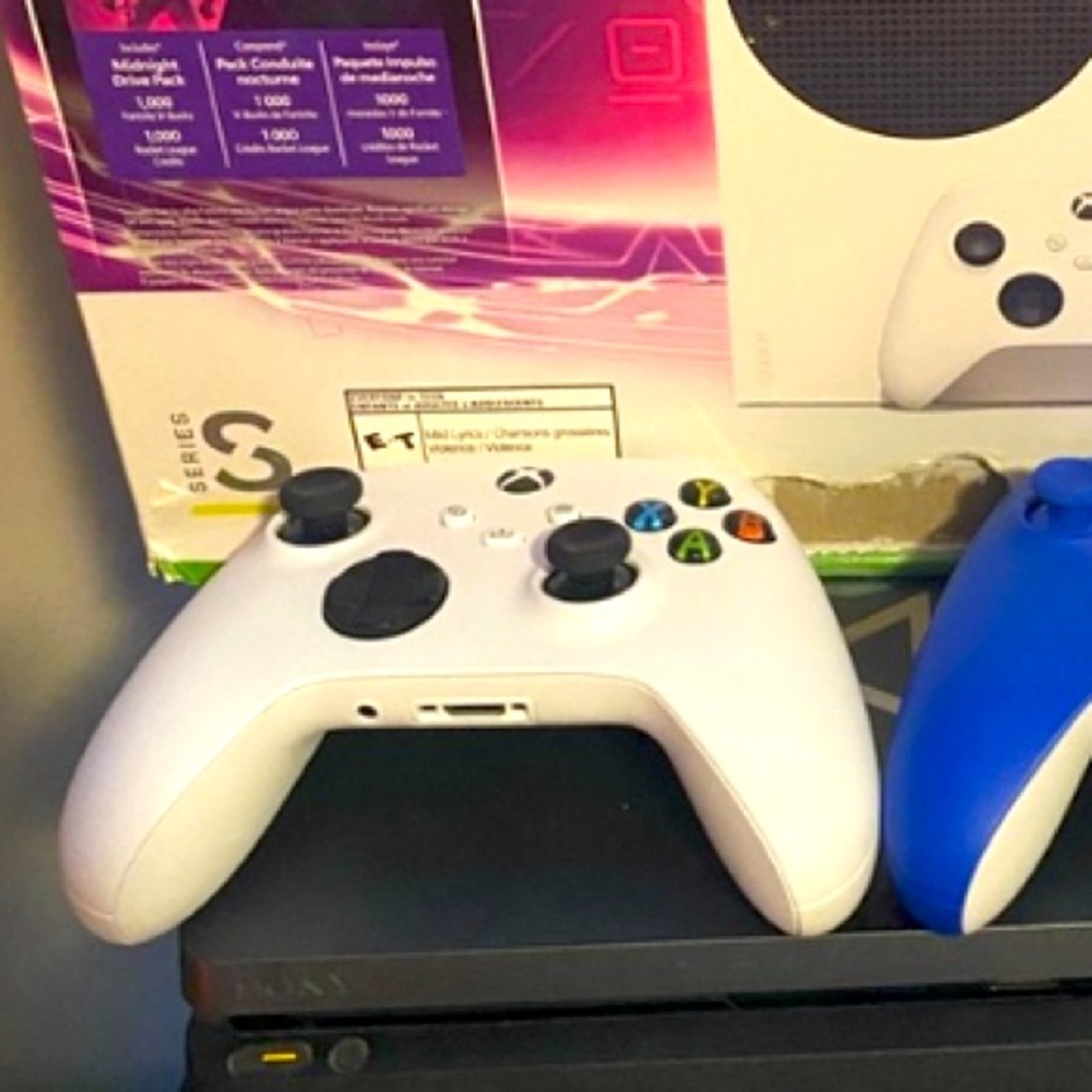 XBOX Original Controller! Amazing Condition, no scratches or marks, like NEW!